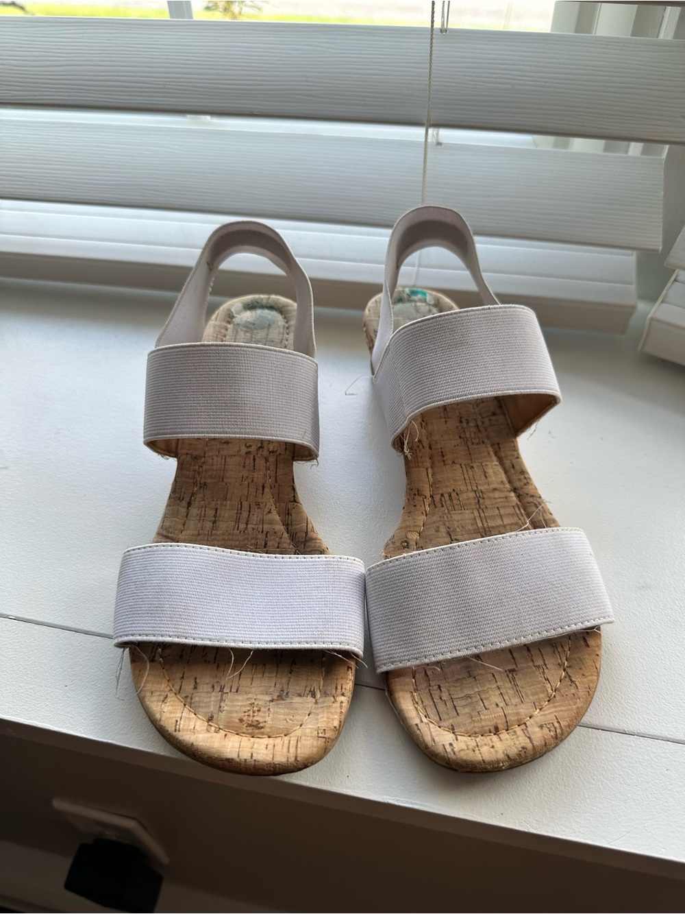 Women’s Tommy Bahama White Cork Elastic Strap Sandals